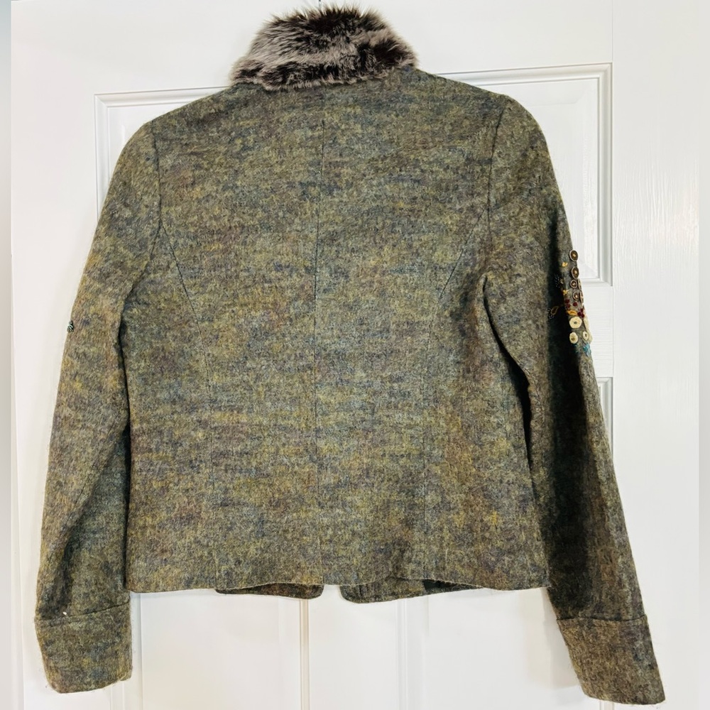 Green jacket - Picture 10 of 16